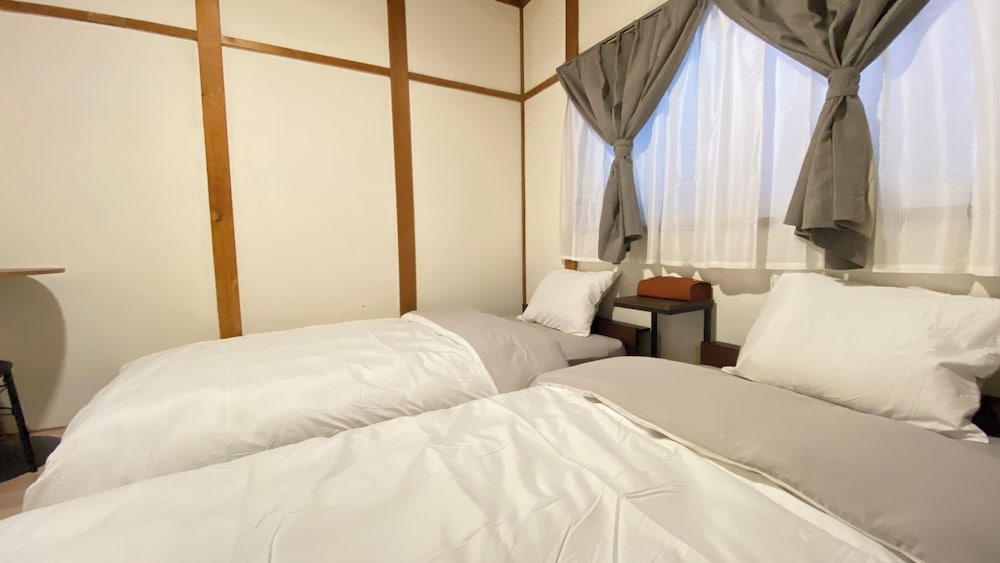 AkiraHome Tsurumibashi
