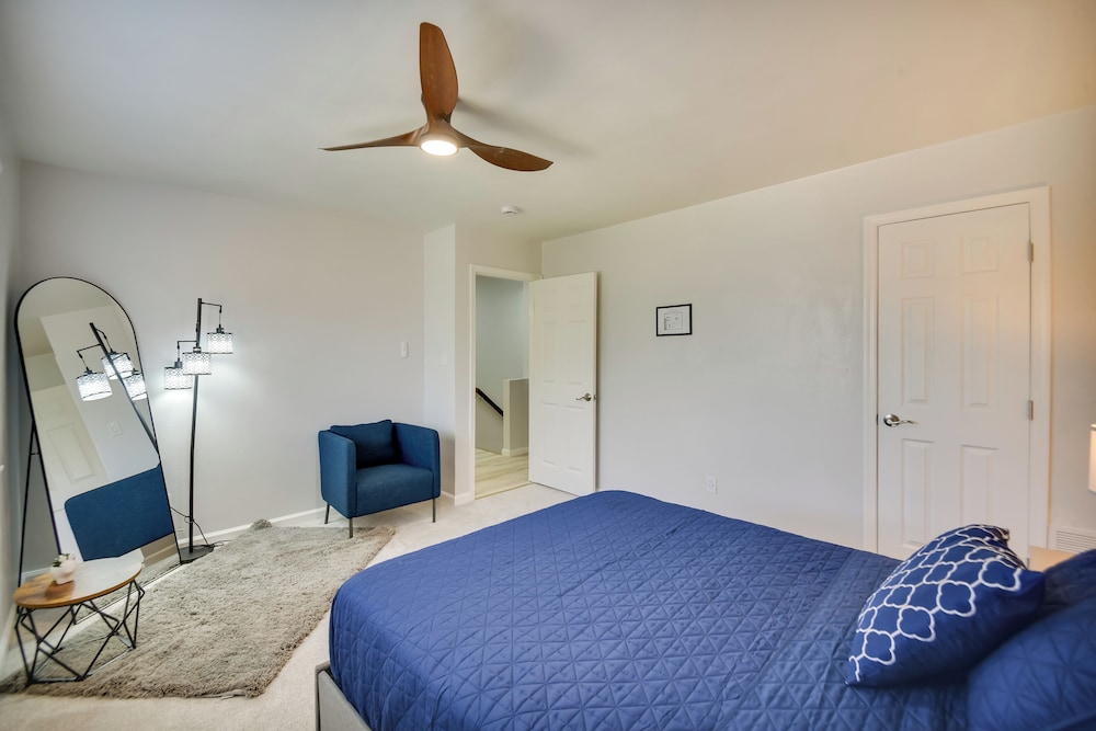 Stay By the Beach! Norfolk Duplex Half-mi to Ocean