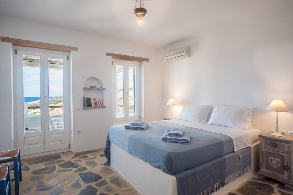 Seaside Villa Costal Vibes Walk to Beach