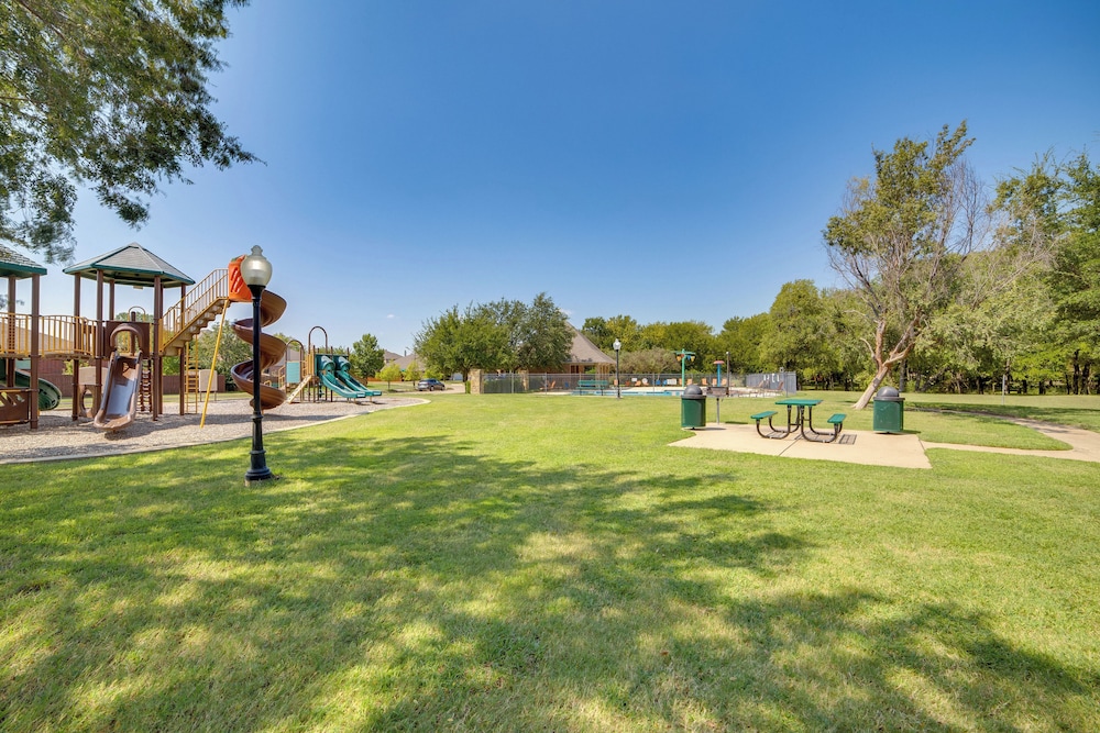 Quiet Suburban Home w/ Private Yard in Seagoville!