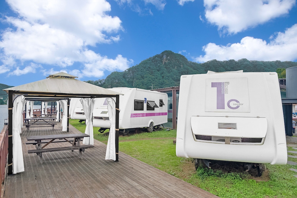Poseidon Caravan - Campsite