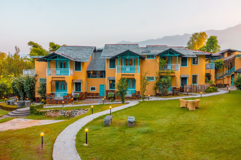 Tree of Life Birdsong Chalets