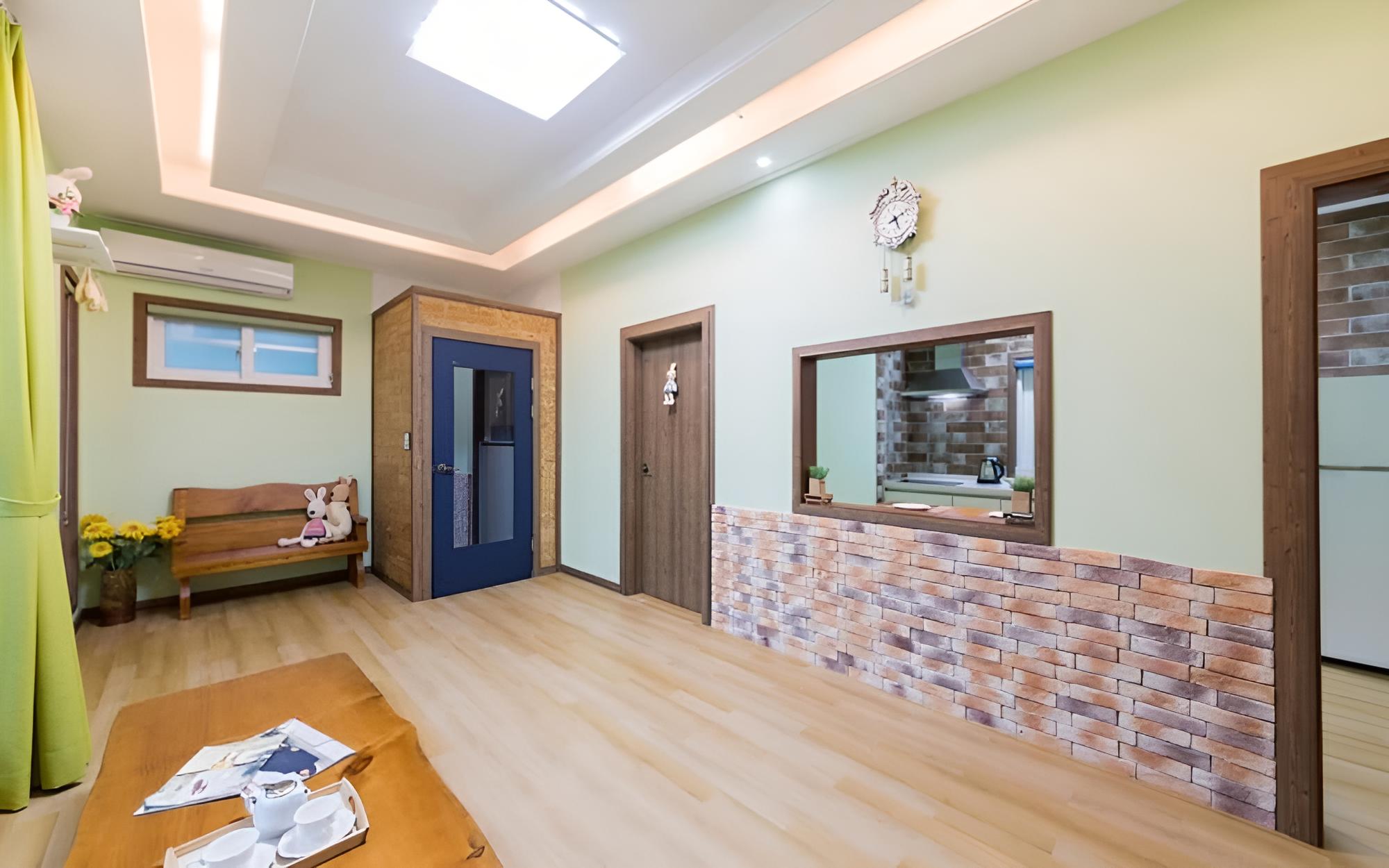 Photo 8