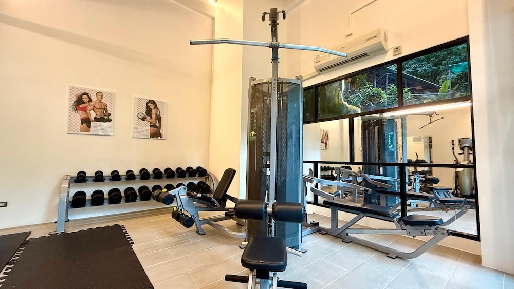 Emerald 211 - Studio With Balcony and Shared Pool