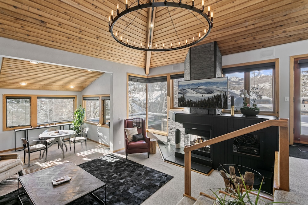 2060 Solamere Drive - Four Bedroom Home 4 Condo
