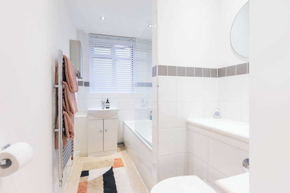 Perfectly Located Apartment Above Tube Station