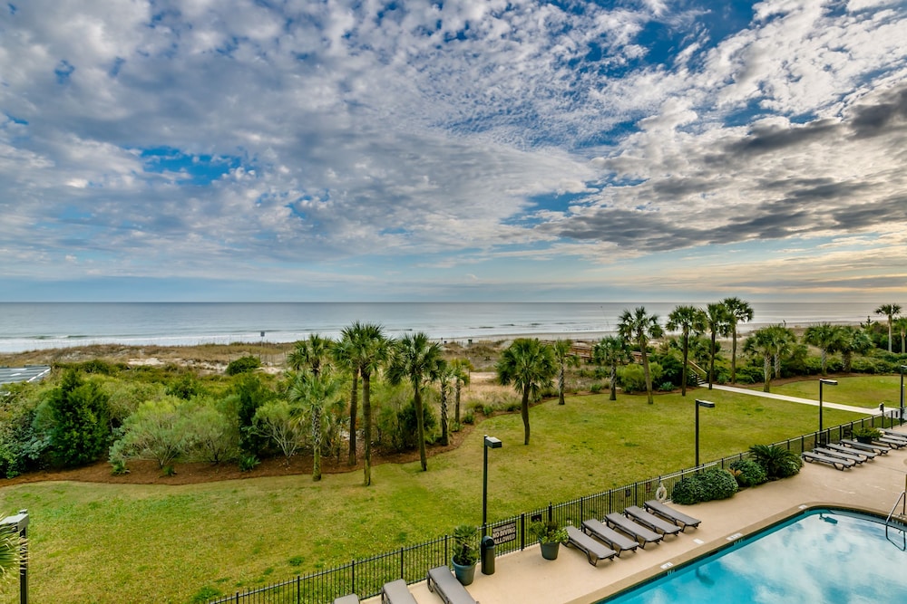 South Wind 301 4 Br condo by RedAwning