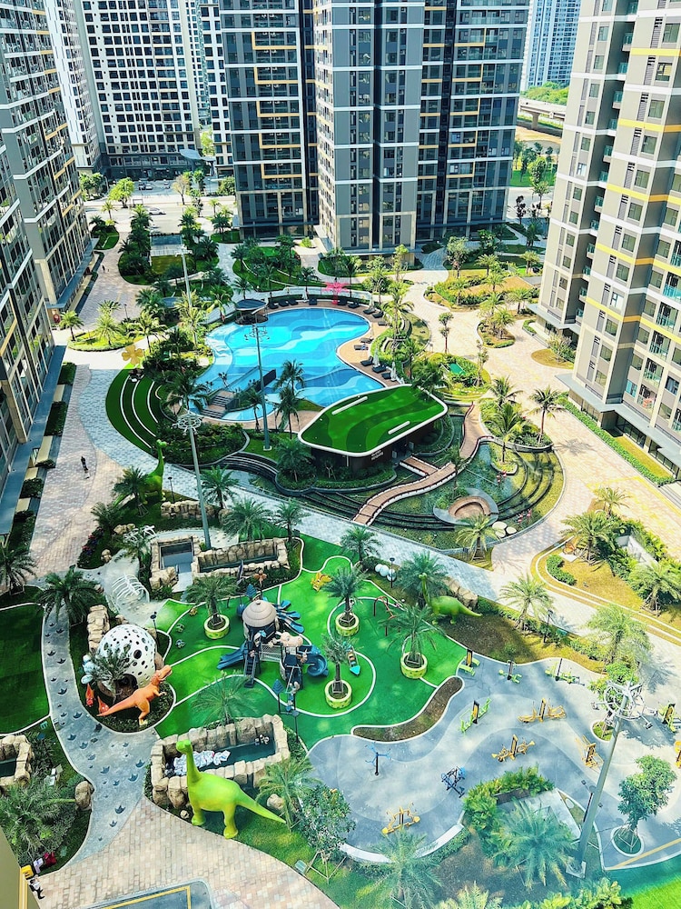 Lyshing Apartment in Vinhomes Grand Park