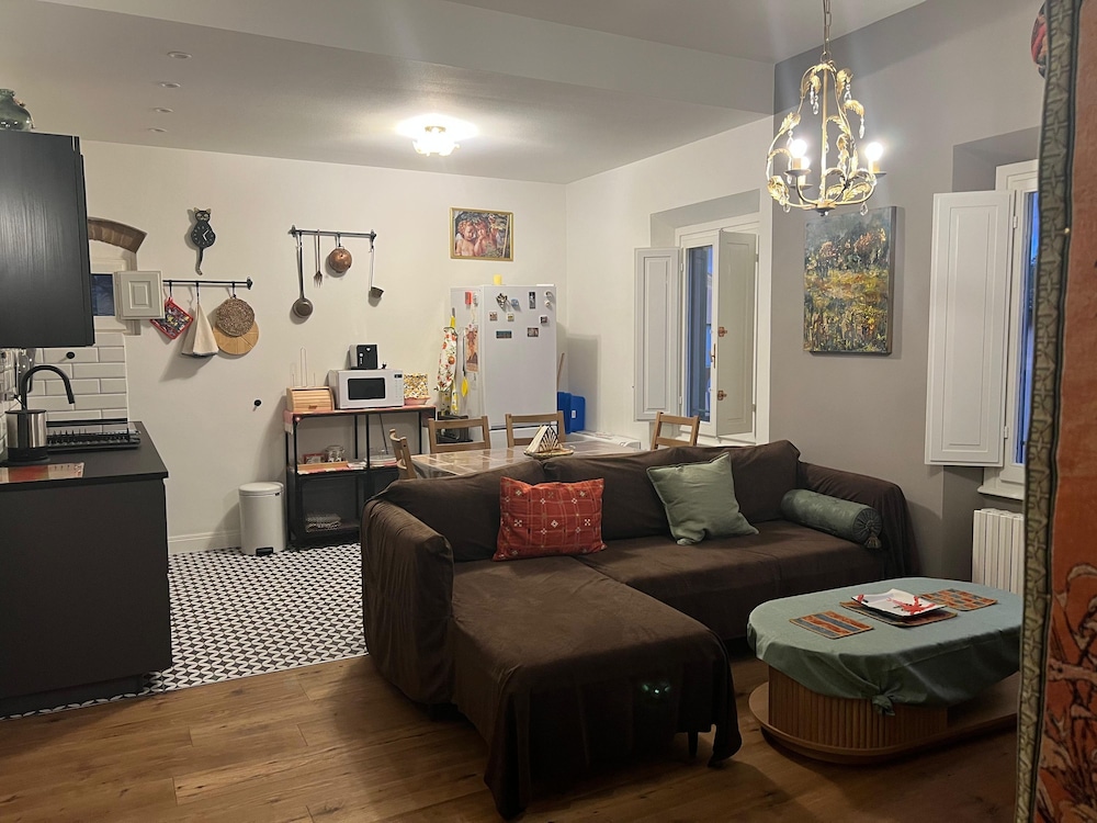 Laura 68 in Firenze With 2 Bedrooms and 2 Bathrooms