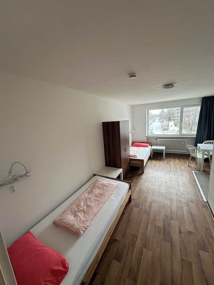 2-Rent Group Hostel Apartments HAN53