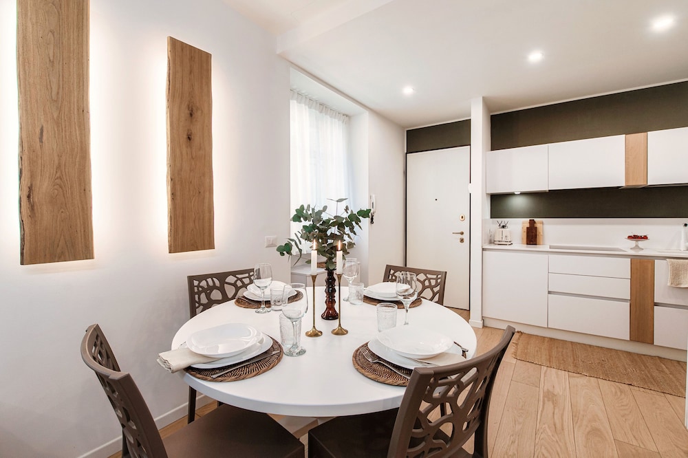 Rafael White Home