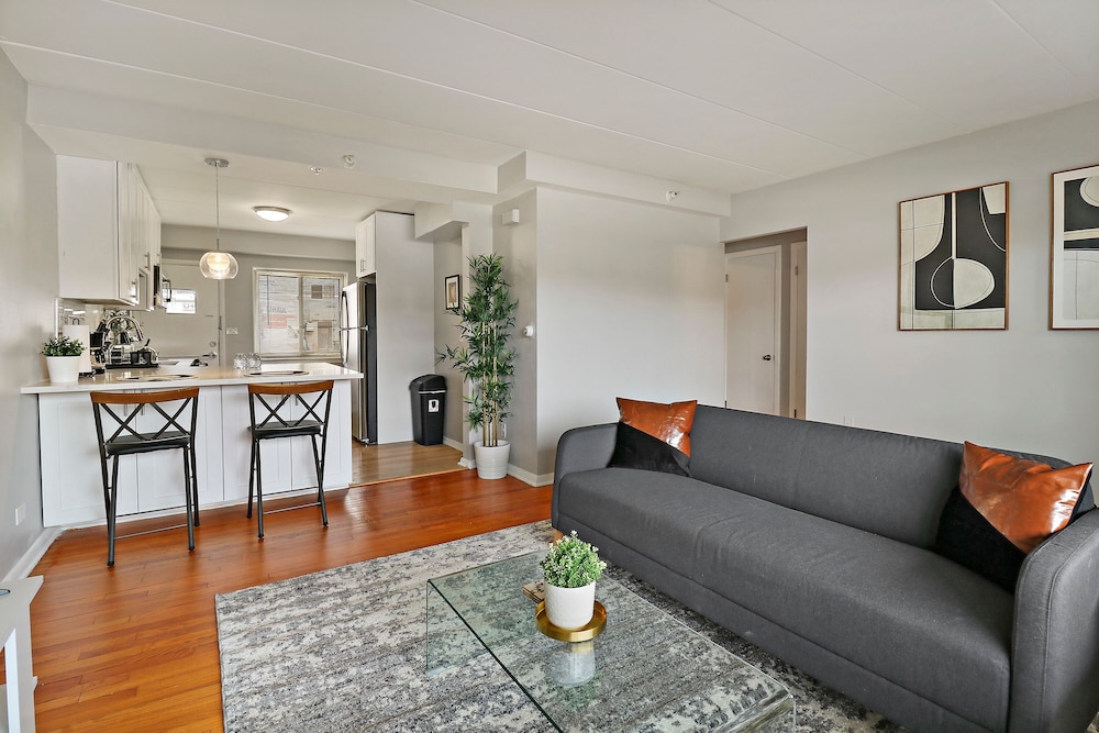 Recharge in Charming 1BR Apt - Salem 5A