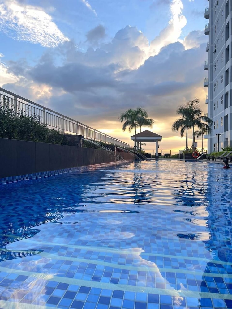 Unistay Coast Res R38 with Bal-Sunset Vw