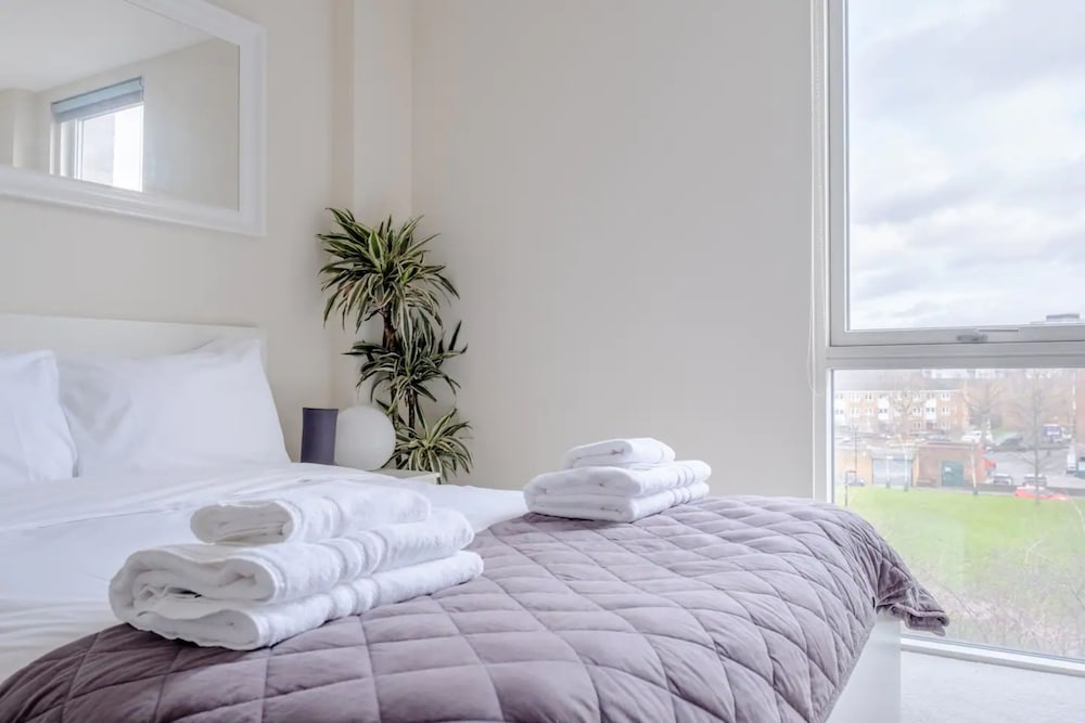 Modern 2 Bedroom Flat in Elephant and Castle