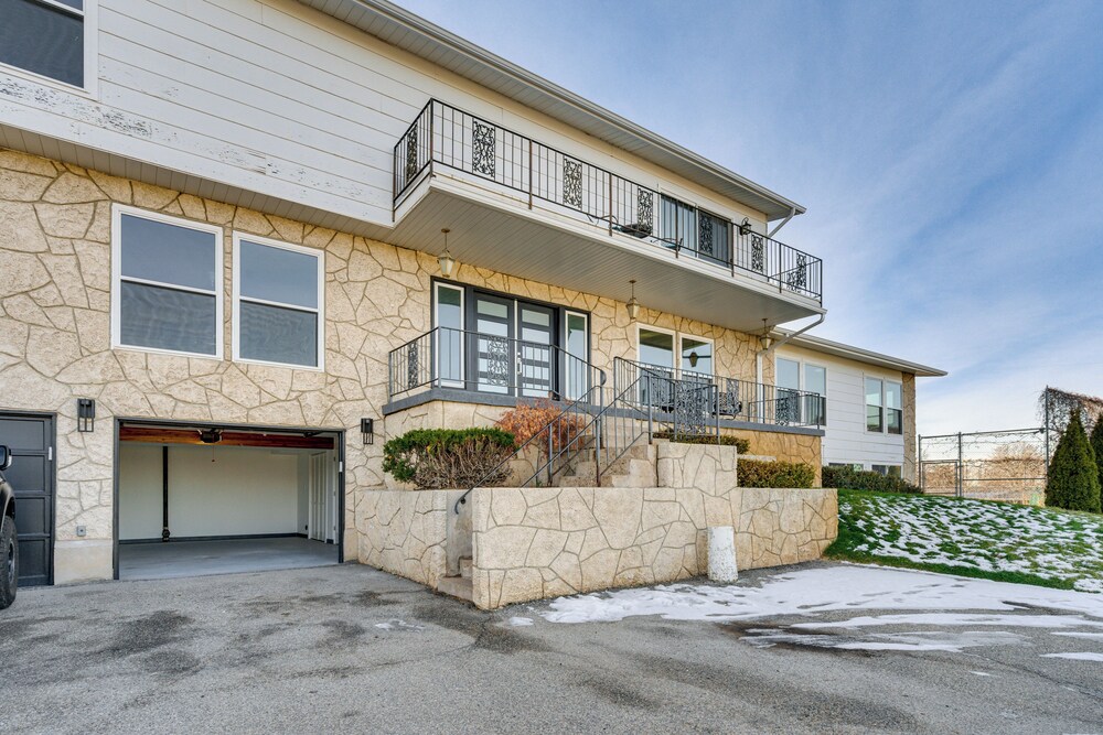 4 Mi to Downtown Ogden: Home w/ Pool Access!