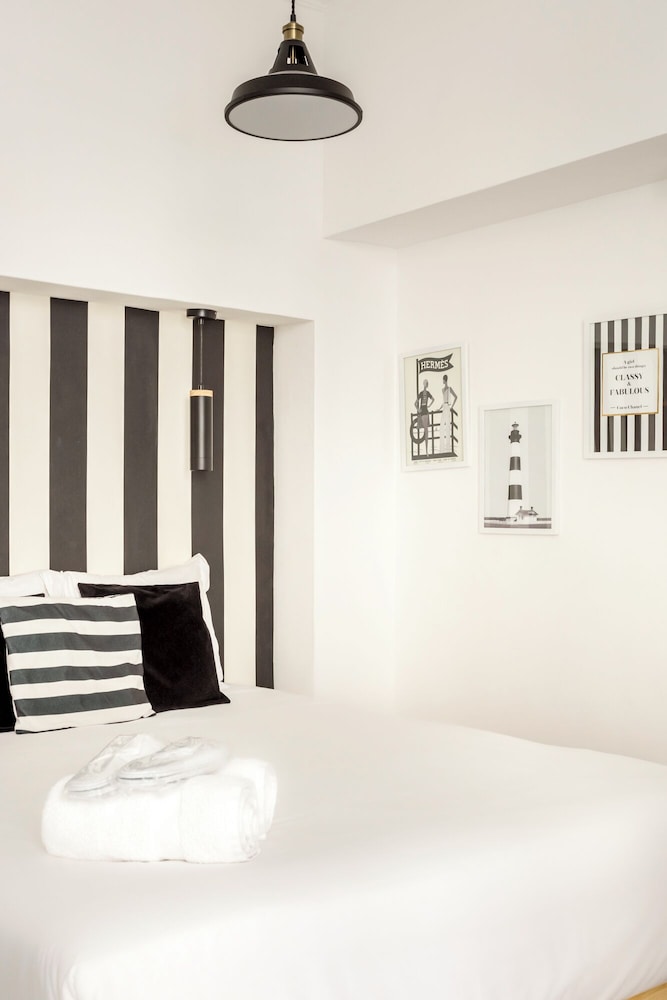 Reva Suites