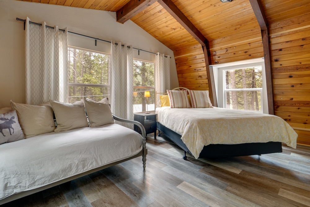 Miscellaneous Market Vacations - Cozy Nevada City Cabin: Deck, Game Room, Fire Pit - Property Image 5