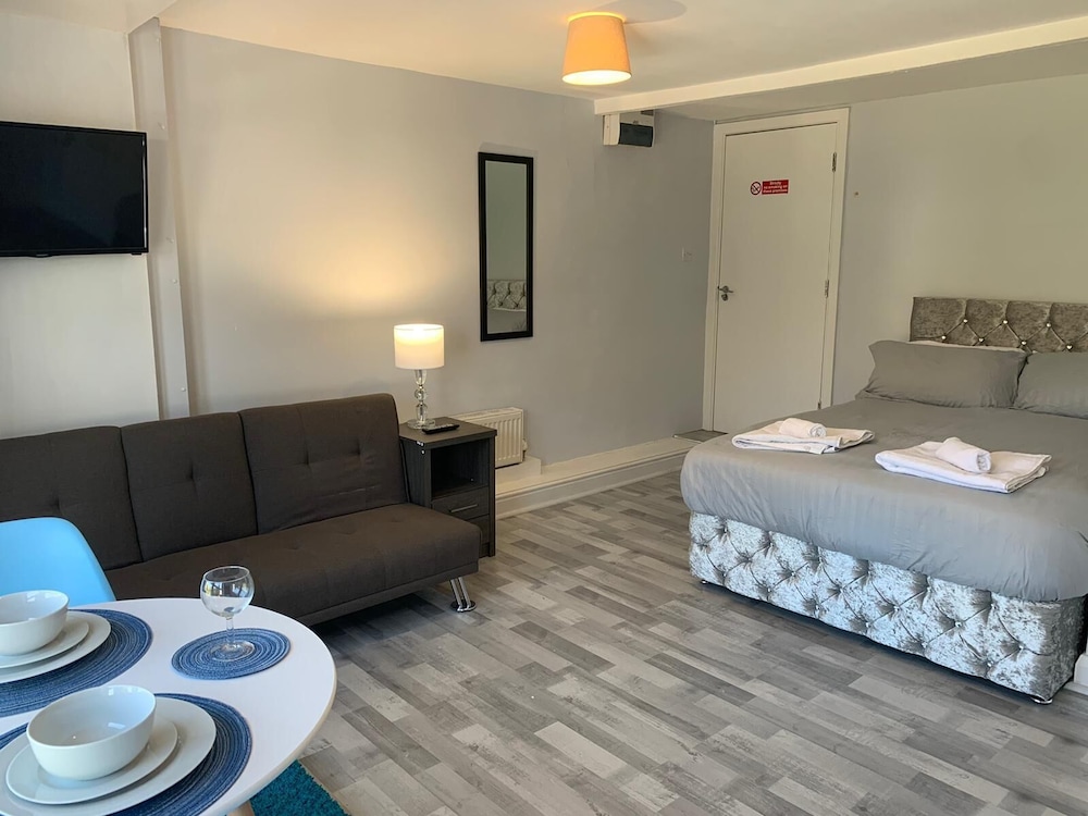 Grey Stone Studio Apartments view 4