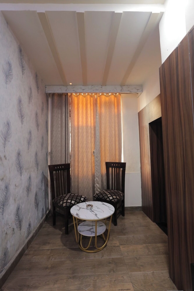 HOTEL SRG INN