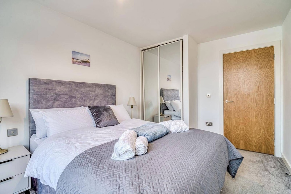 Salford Duplex Apartment - Near City Center