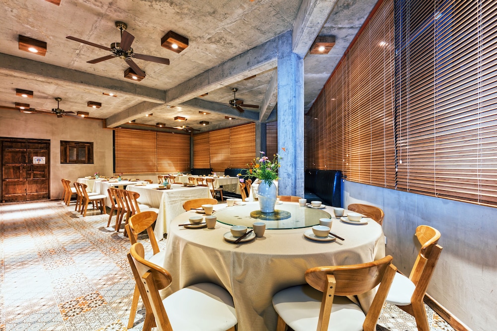 Lotus Mountain Boutique Inn