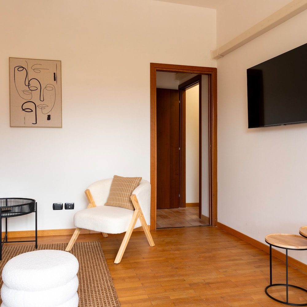 Autumn Apartment in Como