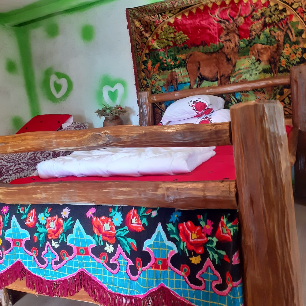 Retreat Holiday in Cozy Traditional House view 3
