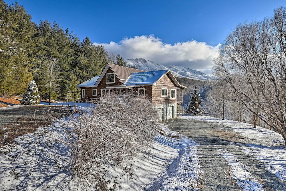 Quaint Creston Hideaway w/ Mtn Views & Hot Tub! view 4