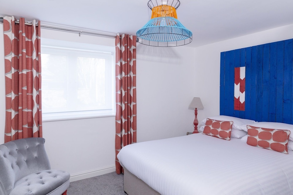 River Court Apartments LETS