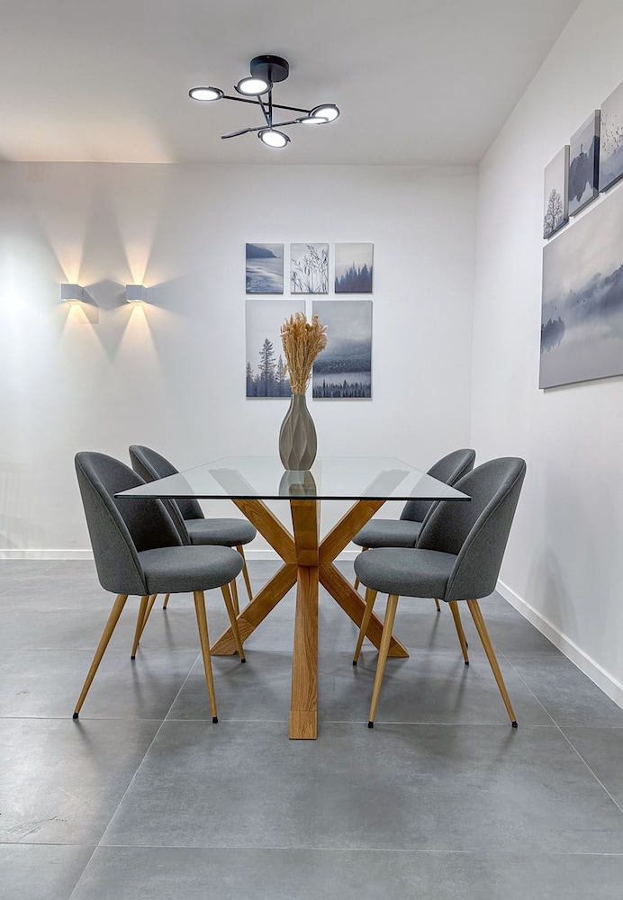LIV - Modern Comfort Oasis in Pagrati