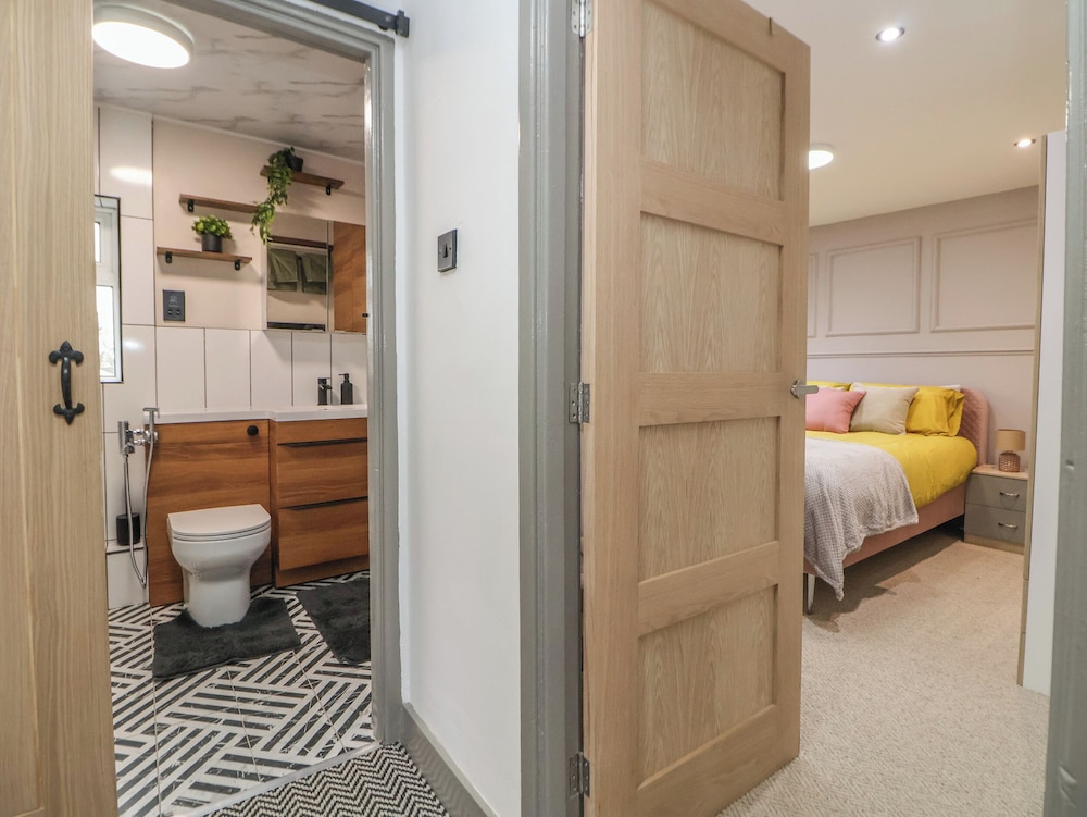 The Cloud House @ Upton by Chester