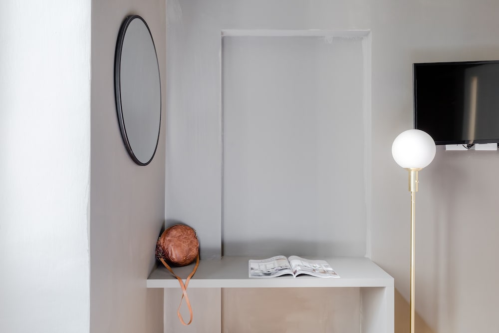Suites by Chloe