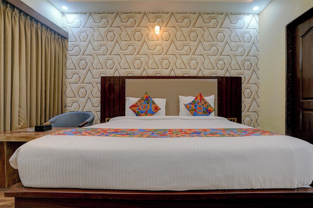 FabHotel Prime SN Blue
