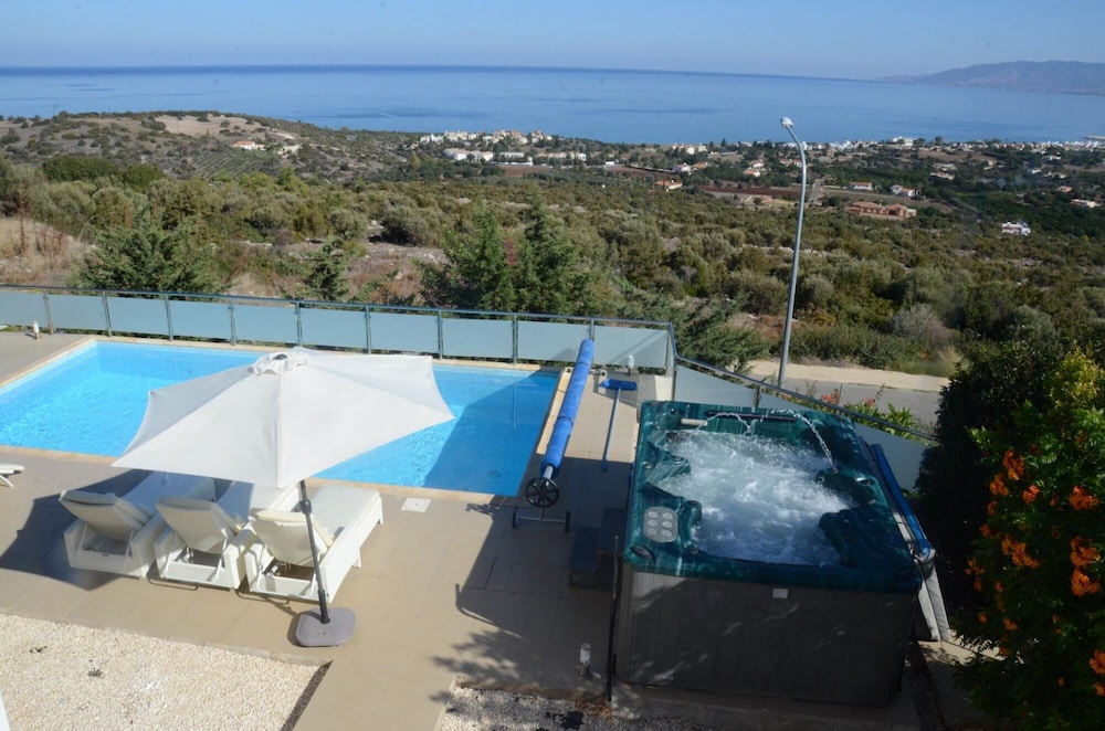 Villa Calypso in Latsi