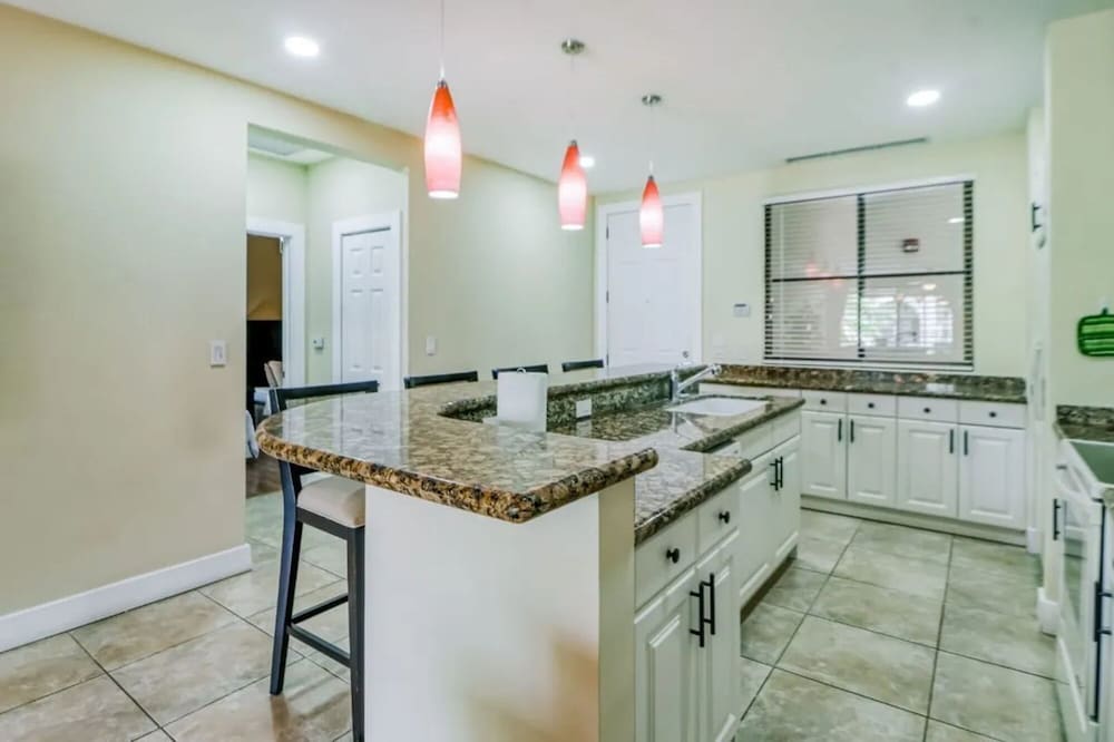 Elegant Condo in High-End Resort Community with Pool and Beach Club Access