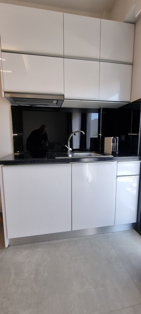 LUXSUITES