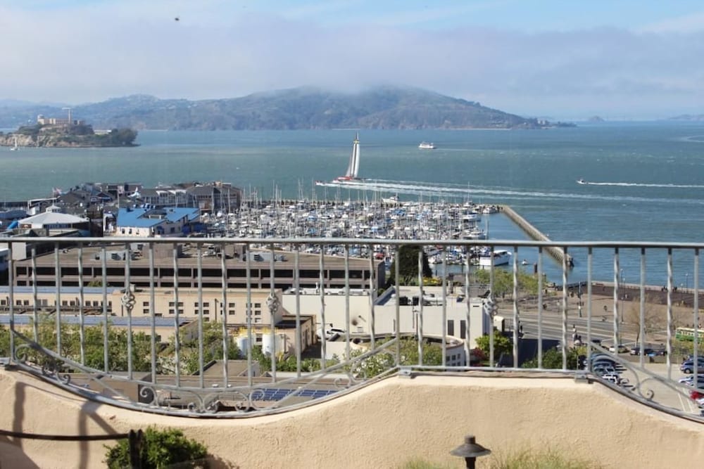 Ocean View Terrace Apartment - Image 1