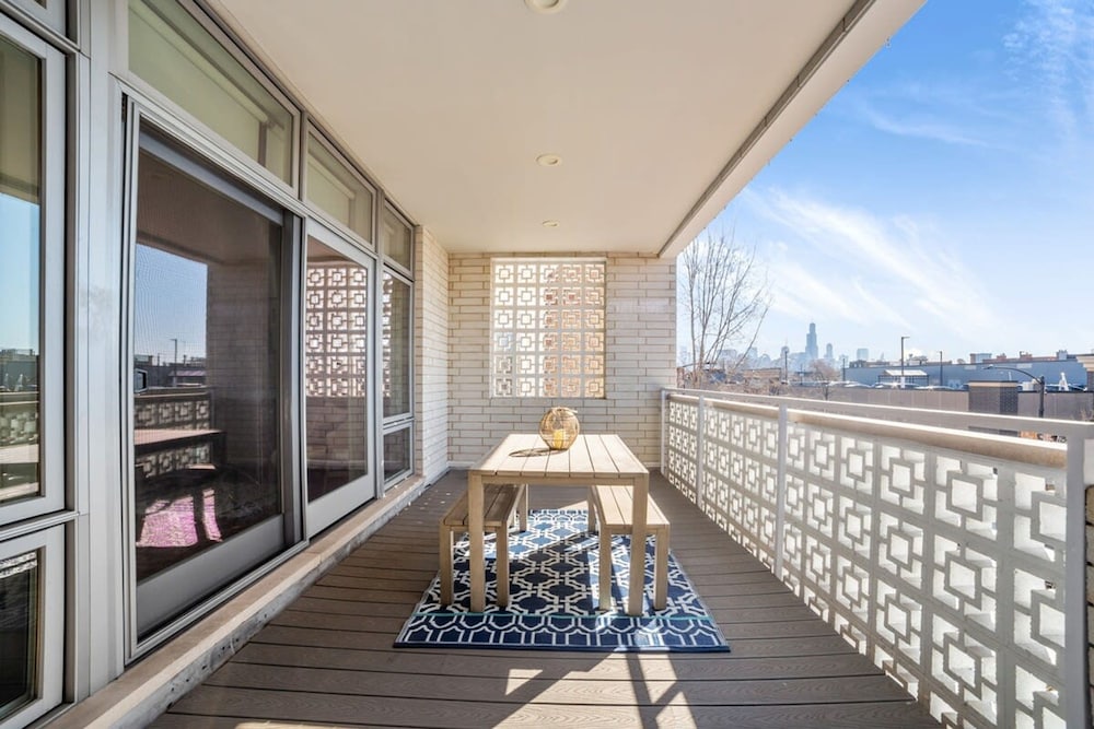 4 Bedroom Condo in Ukranian