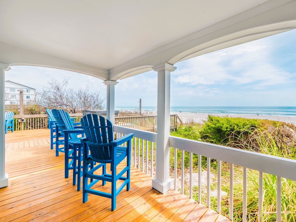 Surfside Cottage by Topsail Realty