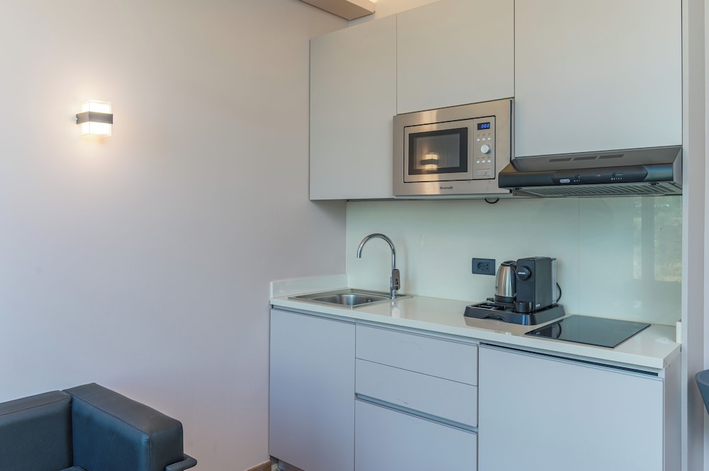 Jounieh Living - Residences by Local Host