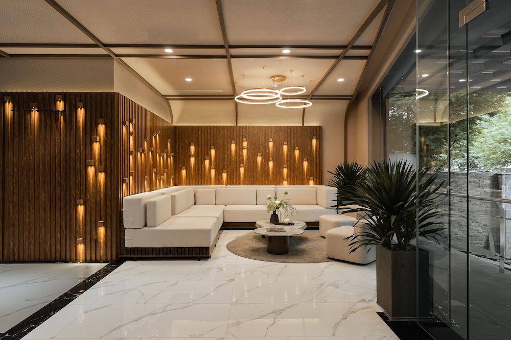 Kin Hotel Thai Van Lung 28