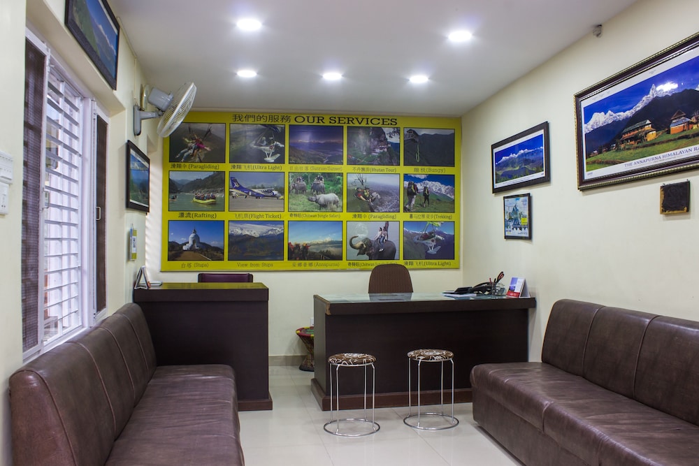 Giri Guest House