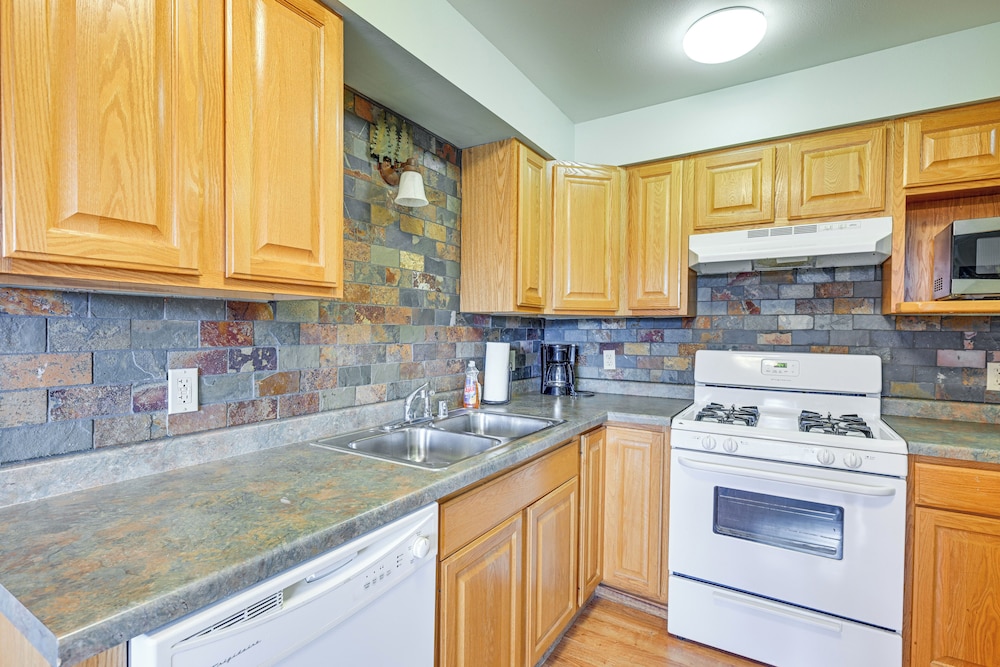 Three Bears Resort Home w/ Perks + Outdoor Spots!