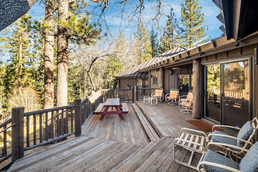 Heavenly Valley by Avantstay Home w Pool Sauna Hot Tub Game Room Tennis Crt Basketball Crt