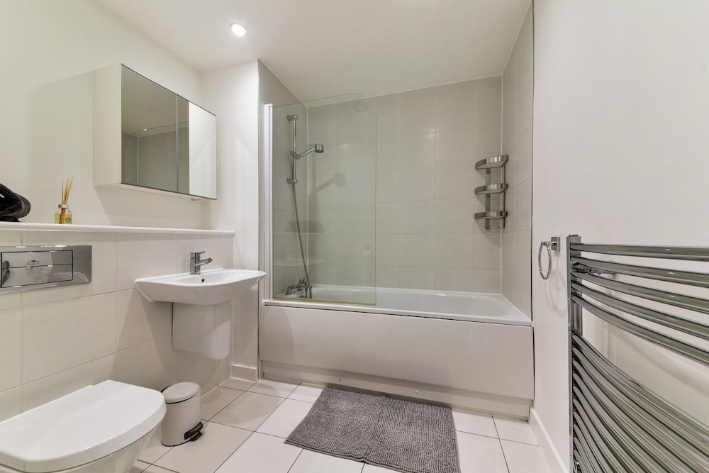 Luxury 2 bed 2 Bath Apartment in Canary Wharf