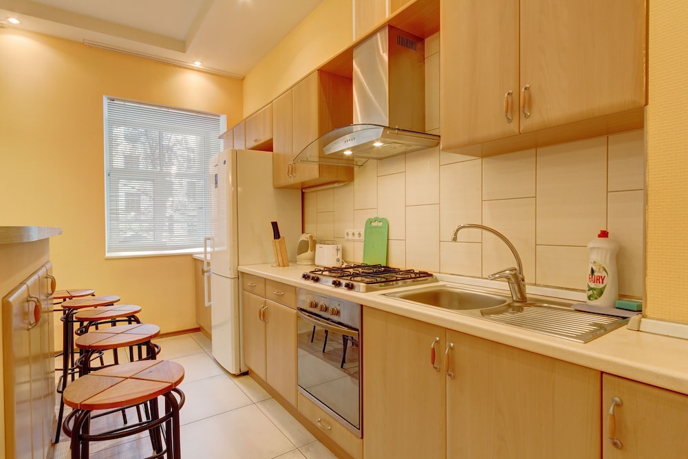 STN Apartments on Rubinsteina view 4