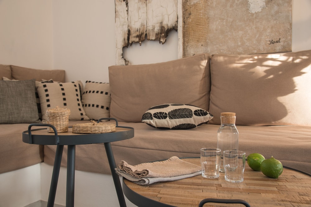 Perla Suites - Delmar Collection