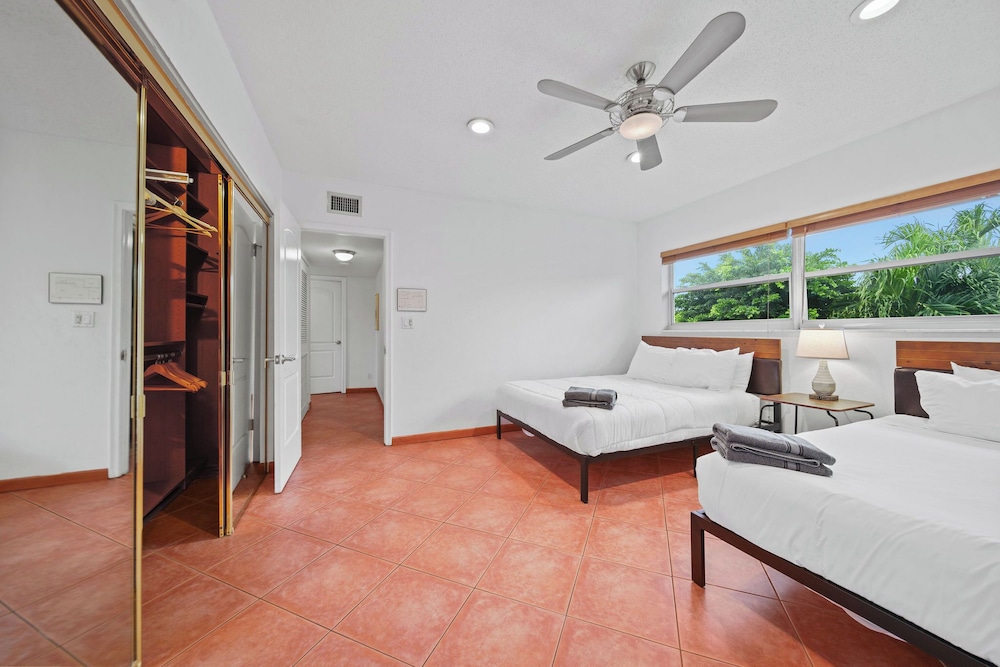 Luxe 2BR Escape Fort Lauderdale