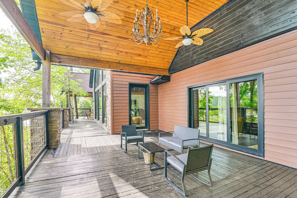 Upscale Getaway on Smith Lake w/ Boat Dock