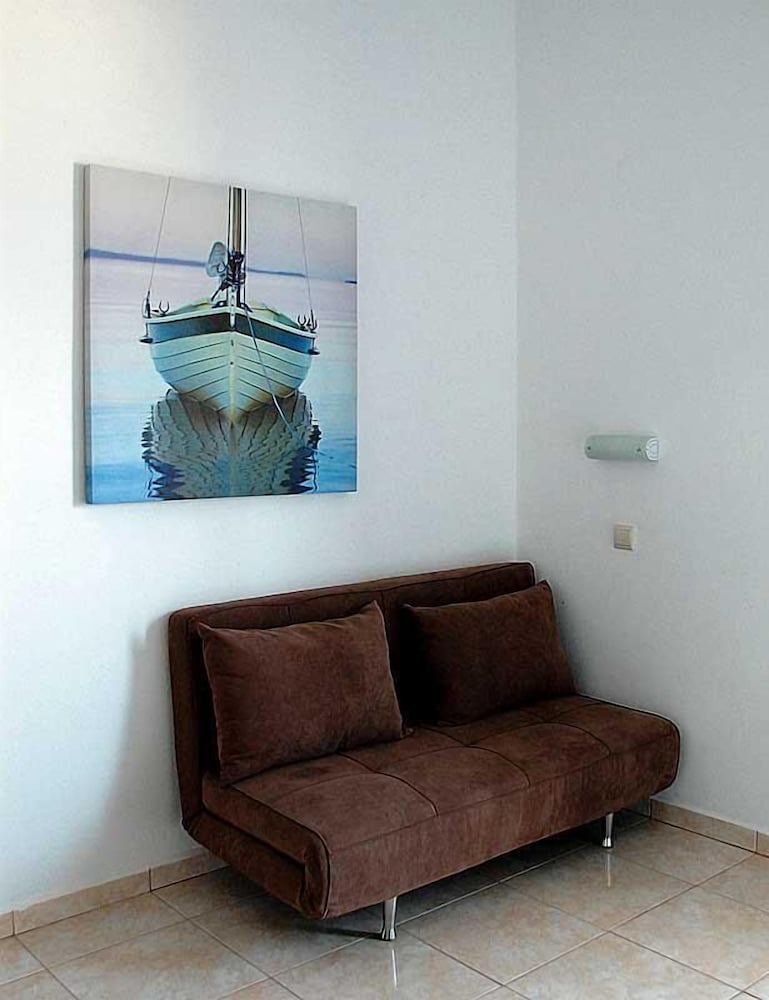 Paralia Rooms